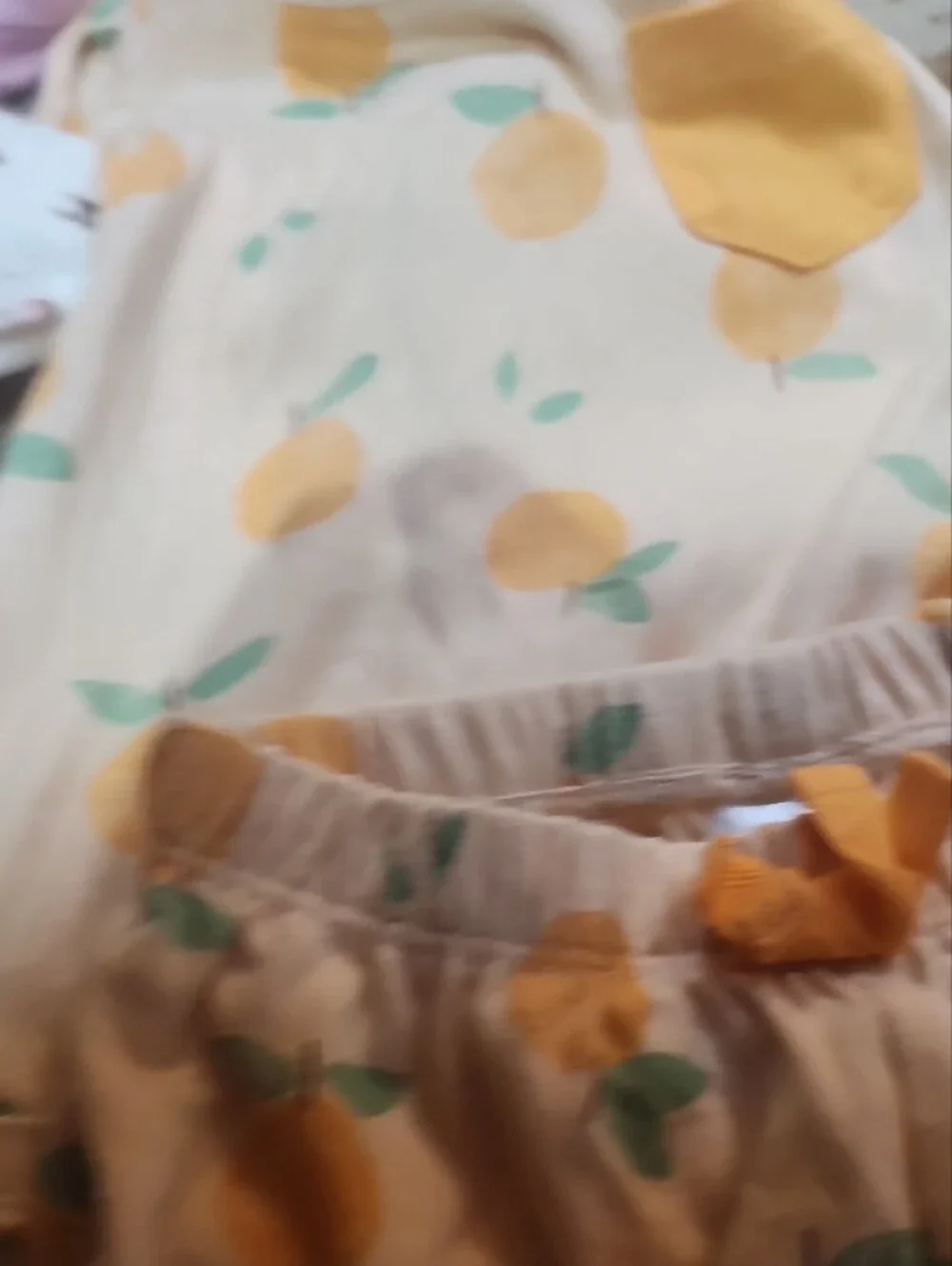 2 Onsies 9 Mo 2 Onsies 6-9 Mo 2 Outfits 6-9 Mo 1 Blouse 9 Mo 1 Top 9 Mo